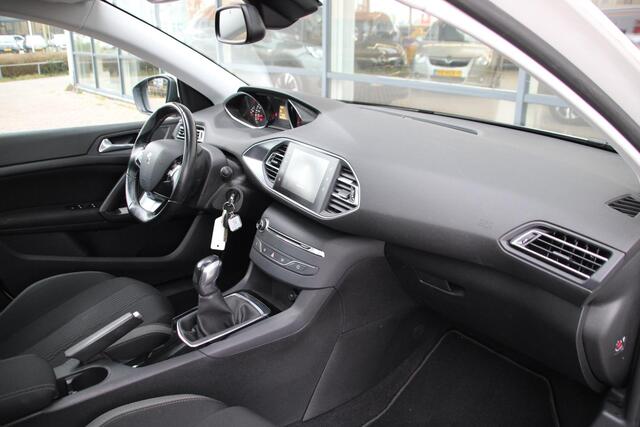 Peugeot 308 1.2 PureTech 110pk Style Airco Navi Panoramadak Dealer onderhouden
