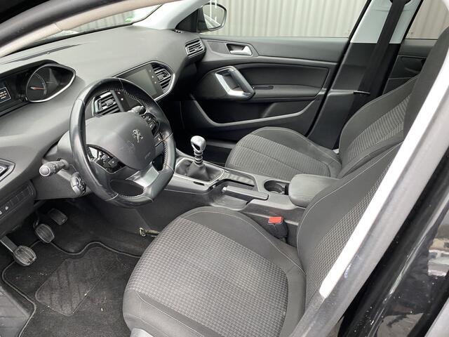 Peugeot 308 SW 1.2 PureTech Blue Lease Executive 117Dkm.NAP, Clima, Pano, Navi, Carplay, CC, PDC v/a, LM, nw. APK - Inruil Mogelijk -