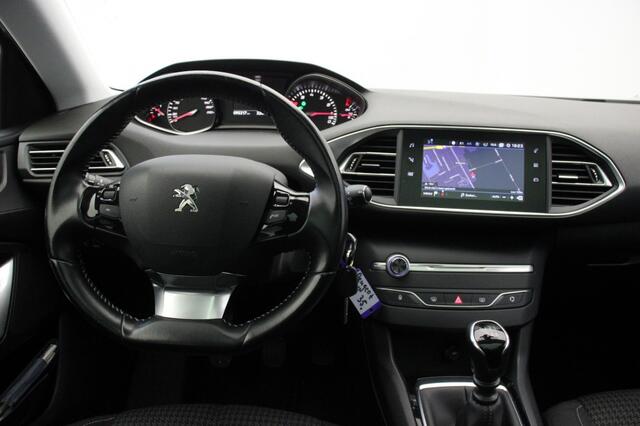 Peugeot 308 SW 1.2 PureTech Executive - Panorama, Carplay, Trekhaak