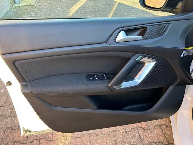 Peugeot 308 PEUGEOT 308 SW1.2 PURETECH ALLURE 130PK ORIGINEEL NL AUTO