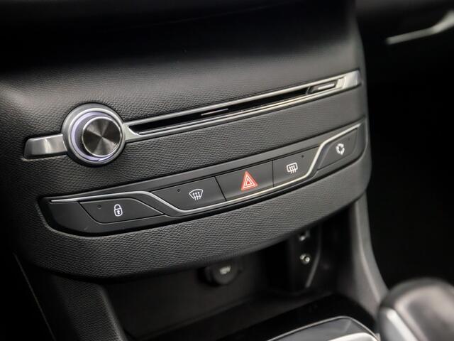 Peugeot 308 1.2 PureTech Sport (PANORAMADAK, GROOT NAVI, GETINT GLAS, PARKEERSENSOREN, SPORTSTOELEN, LM VELGEN, CRUISE, NIEUWSTAAT)