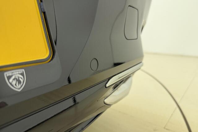 Peugeot 308 1.2T 130pk Allure Pack | Achteruitrijcamera | Parkeersensoren voor en achter | Apple carplay | Navigatiesysteem | Electronic climate controle |