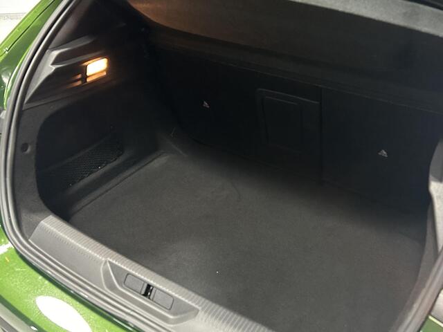 Peugeot 308 1.2 PureTech Active Pack Business Navi Clima Apple Carplay Cruise Stoelverwarming Leder/stof