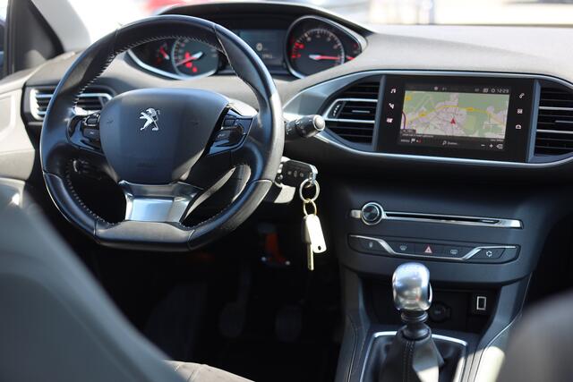 Peugeot 308 1.2 ALLURE | NAVI | CLIMA | CARPLAY | NAP