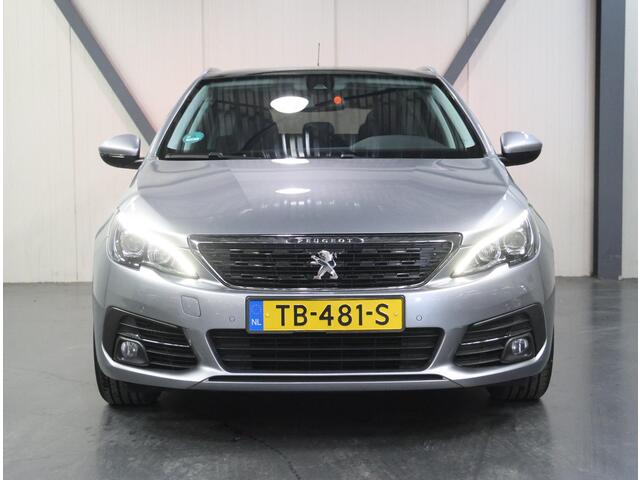 Peugeot 308 SW 1.2 110PK Blue Lease Executive | AppleCarPlay/AndroidAuto | 16"LMV | Navigatie | Cruise Control | Climate Control | Armsteun | Keyless | Panoramadak | Privacy Glass | Isofix | Parkeersensoren |