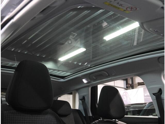 Peugeot 308 SW 1.2 110PK Blue Lease Executive | AppleCarPlay/AndroidAuto | 16"LMV | Navigatie | Cruise Control | Climate Control | Armsteun | Keyless | Panoramadak | Privacy Glass | Isofix | Parkeersensoren |