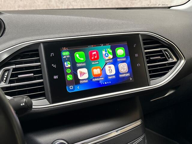 Peugeot 308 SW 1.2 PureTech Sport (APPLE CARPLAY, GROOT NAVI, TREKHAAK, SPORTSTOELEN, LM VELGEN, LANE ASSIST, NIEUWE APK, NIEUWSTAAT)
