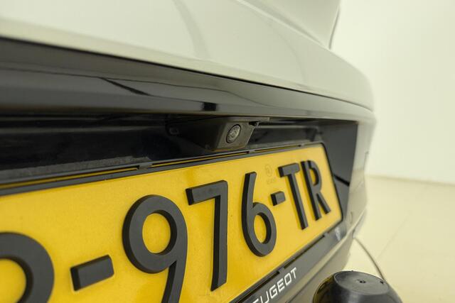 Peugeot 308 1.2 PureTech Allure Pack Business / digitaal dashboard / dodehoekdetectie / achteruitrijcamera / spraakbediening / hill hold / brake assist / trekhaak / cruise control