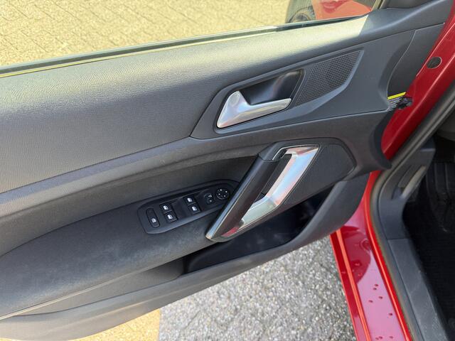 Peugeot 308 1.2 PureTech Blue Lease GT-line Carplay/Cam/Cruise