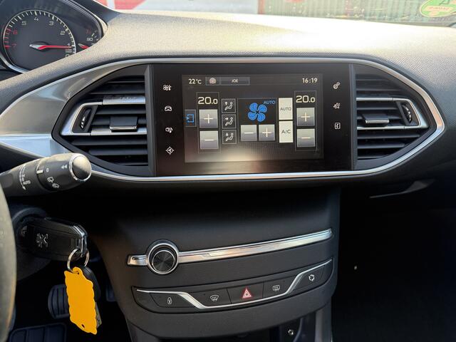Peugeot 308 1.2 PureTech Blue Lease GT-line Carplay/Cam/Cruise