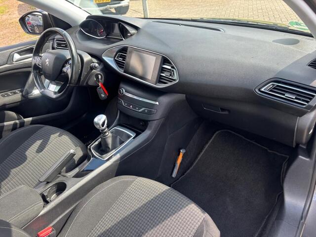 Peugeot 308 SW 1.6 BlueHDI Executive 2017 Panoramadak Trekhaak