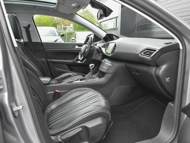 Peugeot 308 SW 1.2 PureTech Blue Lease Executive Leren bekleding Panoramadak Cruise Clima