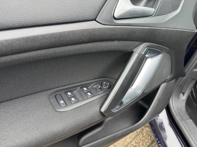 Peugeot 308 SW 1.2 PureTech Blue Lease Executive
