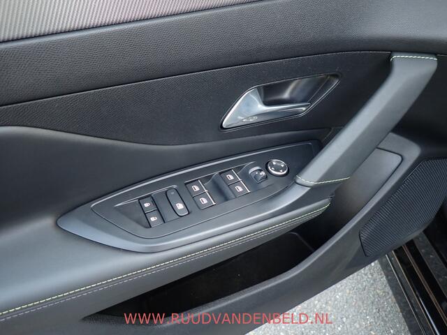 Peugeot 308 1.2 PureTech GT / CARPLAY / CAMERA / ACC / KEYLESS