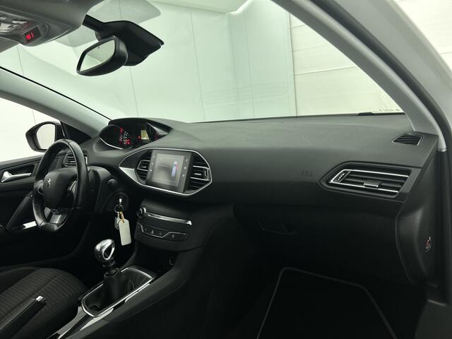 Peugeot 308 SW 1.2 111PK PureTech Active * Distributie vv bij 85Dkm.* / Trekhaak / Navigatie / Airco-ecc./ Pdc./ Radio multimedia / / Apk 02-2028