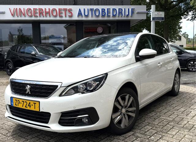 Peugeot 308 110 Pk Benzine * Executive * Panoramadak * Navigatie * Climate & Cruise Control * Voor en Achter Parkeersensoren * L.M. Velgen * Distributieriem in 2025 vervangen * Vingerhoets; Vierde Generatie Eersteklas Service. Al meer dan 100 jaar een begrip in de Br