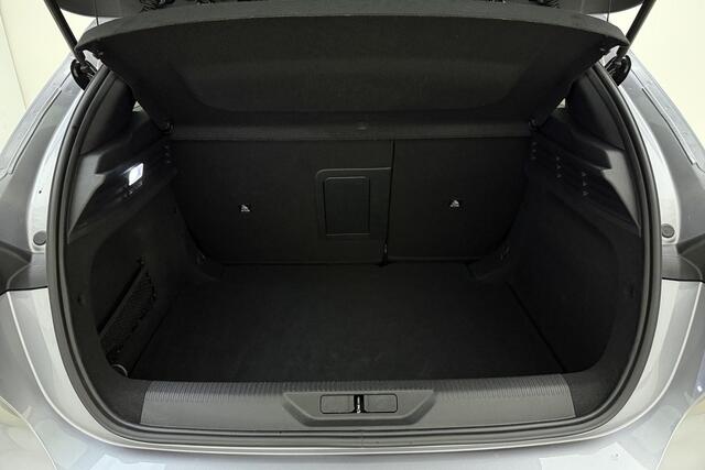 Peugeot 308 1.2T 130pk Allure | Achteruitrijcamera | Apple carplay | Navigatiesysteem | Parkeer sensoren voor en achter | Electronic climate control