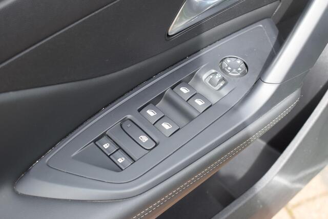 Peugeot 308 1.2 PureTech Allure Pack Business Navi Airco Leder Km 59.500!!