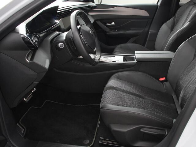 Peugeot 308 1.2 PureTech GT | Climate control Adaptive cruise control Parkeersensoren Achteruitrijcamera Navigatie Voorstoelen verwarmd LED Apple Carplay/ Android Auto