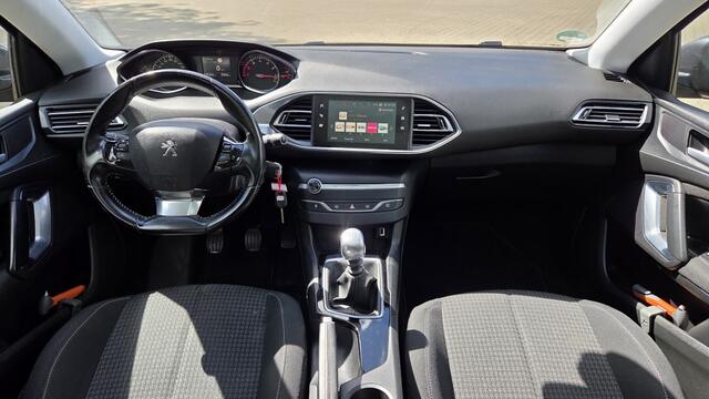 Peugeot 308 SW 1.2 Blue Lease Executive