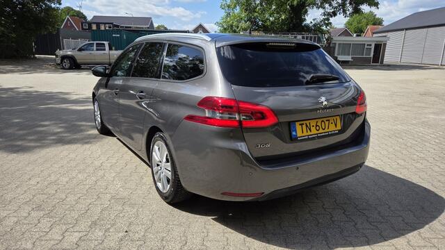 Peugeot 308 SW 1.2 Blue Lease Executive
