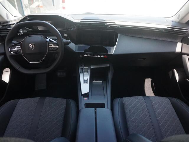 Peugeot 408 1.2 PureTech Allure Pack 130 EAT8