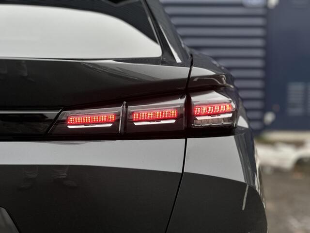 Peugeot 408 1.2 PureTech Allure Pack 130 EAT8 | Stoelverwarming | Climate Control | Adaptive Cruise Control | Parkeercamera/-sensoren | Apple Carplay/Android Auto | Sfeerverlichting | Draadloze telefoonlader | Voorruit verwarming | Keyless Entry/Start | Full LED |