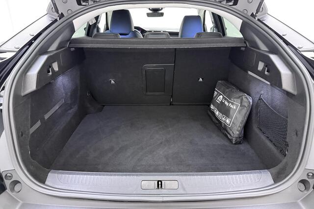 Peugeot 408 1.2 Hybrid 145 e-DCS6 Allure | Adaptive Cruise Control | Camera | Full LED | 19'' Lichtmetalen velgen | Climate Control | Navigatie | Apple Carplay & Android Auto | Keyless Entry & Start