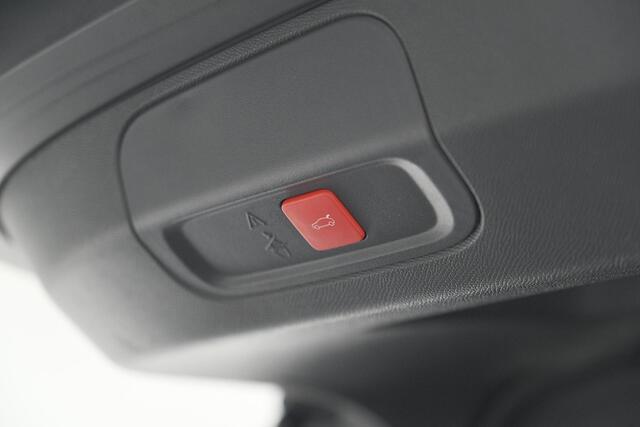 Peugeot 408 1.2 Hybrid 136 e-DCS6 GT | 360 Camera | Elektrische kofferklep | Dodehoekdetectie | Alcantara Stoelen