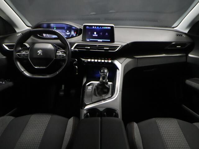 Peugeot 5008 1.2 PureTech Blue Lease Executive 7P [APPLE CARPLAY, CAMERA, TREKHAAK, NAVIGATIE, CRUISE CONTROL, DIGITAL DASH, NIEUWSTAAT]