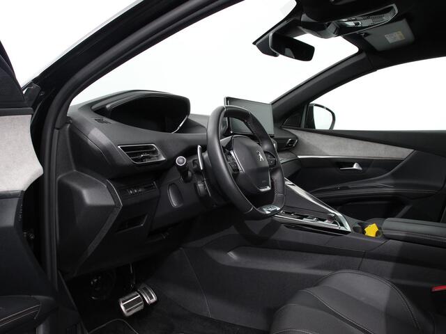 Peugeot 5008 1.2 PureTech GT Black Pack 7p Climate control Adaptive cruise control Achteruitrijd camera Verwarmde voorstoelen Keyless Navigatie LED Apple Carplay/ Android Auto