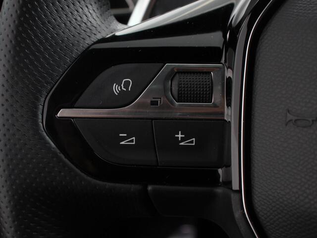 Peugeot 5008 1.2 PureTech GT Black Pack 7p Climate control Adaptive cruise control Achteruitrijd camera Verwarmde voorstoelen Keyless Navigatie LED Apple Carplay/ Android Auto