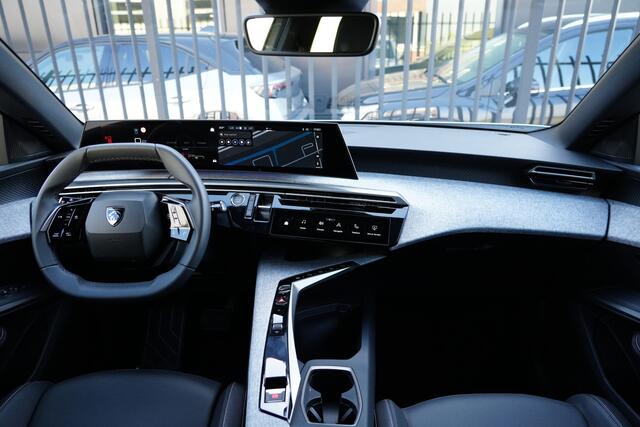 Peugeot 5008 1.2 Hybrid 136 e-DSC6 Allure 7p 136pk PanoramicNavigation/Stoelverwarming/360Camera
