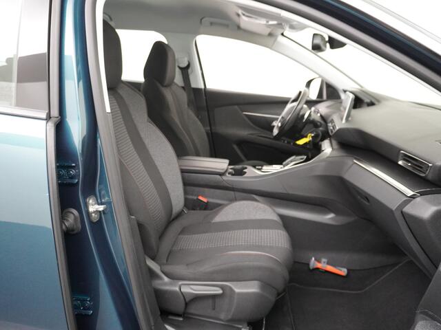 Peugeot 5008 T131PK Autom. 7-Persoons Trekhaak Apple Carplay Android Auto Navi 360°Camera Ecc Cruise Blue Executive DAB+ Pack City Regen-Lichtsensor Verkeersbordlezer Rijstrooksensor Connected services Verkeersbord detectie