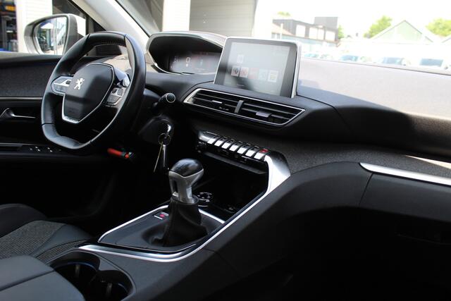 Peugeot 5008 1.2 PureTech 131PK Advanced Grip Control Allure | Trekhaak | Panoramadak | Navigatie | 7-Persoons | Camera