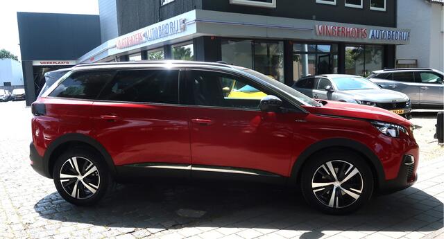 Peugeot 5008 130 Pk Sportieve *** GT-Line *** 7-Persoons Benzine * Navigatie * 7 Stoelen * Schuifdak Elektr bed. * Achteruitrij Camera * 1/2 Lederen Interieur * Start Button * Dodehoek Bewakingssysteem * Vingerhoets; Vierde Generatie Eersteklas Service !