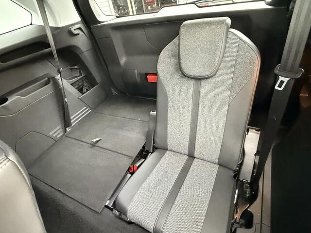 Peugeot 5008 BWJ 2019 1.2 PureTech Allure AUTOMAAT / SCHUIF PANODAK / 7 PERS. / NAVI / CLIMA / CRUISE / DAB+ / CAMERA / LMV / PDC / APPLE & ANDROID / LICHT & REGEN SENSOR