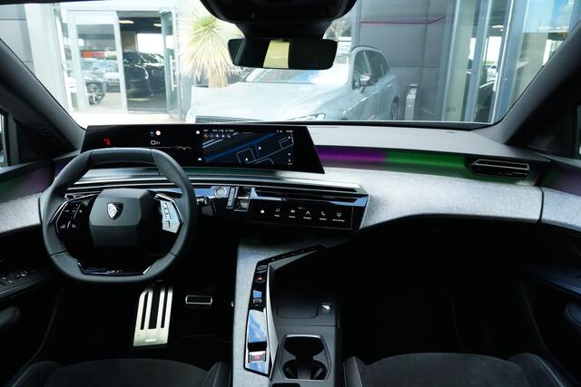 Peugeot 5008 1.2 Hybrid 136 GT 7p 136pk Panoramadak/Stoelverwarming/360Camera