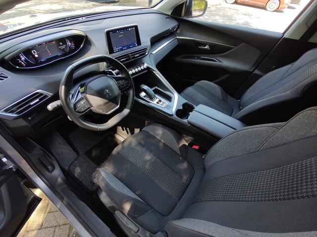 Peugeot 5008 1.2 PureTech Blue Lease Executive 7 Persoons Led Automaat Navigatie Bluetooth