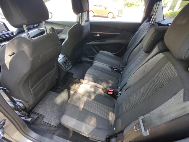 Peugeot 5008 1.2 PureTech Blue Lease Executive 7 Persoons Led Automaat Navigatie Bluetooth