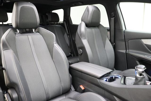 Peugeot 5008 1.2 Turbo GT Panoramadak | Navigatie | Achteruitrijcamera | 7 Persoons | Full Led | Elektrisch bedienbare achterklep | 18inch velgen