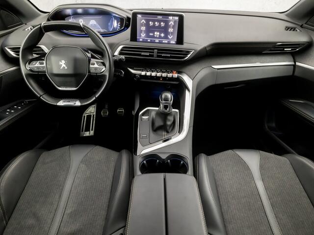Peugeot 5008 1.2 PureTech GT-Line 7 Persoons (APPLE CARPLAY, 360 CAMERA, LED KOPLAMPEN, SPORTSTOELEN, ZWART HEMEL, GETINT GLAS, NIEUWE APK, NIEUWSTAAT)
