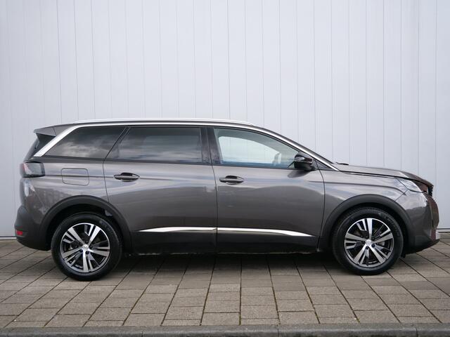 Peugeot 5008 1.2 Hybrid 130 PK Automaat 7-Persoons Carplay / Camera