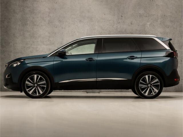 Peugeot 5008 1.2 PureTech Sport 7 Persoons Automaat (PANORAMADAK, APPLE CARPLAY, MEMORY SEATS, FOCAL AUDIO, LEDER, STOELVERWARMING, SPORTSTOELEN, LED KOPLAMPEN, GETINT GLAS, KEYLESS, NIEUWSTAAT)