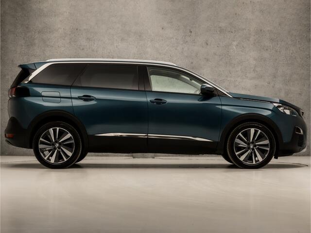 Peugeot 5008 1.2 PureTech Sport 7 Persoons Automaat (PANORAMADAK, APPLE CARPLAY, MEMORY SEATS, FOCAL AUDIO, LEDER, STOELVERWARMING, SPORTSTOELEN, LED KOPLAMPEN, GETINT GLAS, KEYLESS, NIEUWSTAAT)