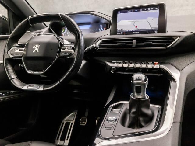 Peugeot 5008 1.2 PureTech GT-Line 7 Persoons (PANORAMADAK, APPLE CARPLAY, GROOT NAVI, 360 CAMERA, LEDER, SPORTSTOELEN, LED KOPLAMPEN, FOCAL AUDIO, KEYLESS, NIEUWSTAAT)
