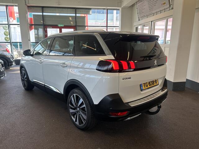 Peugeot 5008 1.2 PureTech Premium 7 Persoons | Lederen bekleding | Trekhaak | Cruise control | Climate control | 360 Camera | Apple carplay | Dodehoeksdetectie | Lane assist | Elek. achterklep