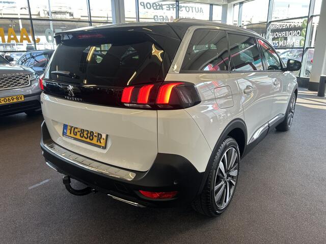 Peugeot 5008 1.2 PureTech Premium 7 Persoons | Lederen bekleding | Trekhaak | Cruise control | Climate control | 360 Camera | Apple carplay | Dodehoeksdetectie | Lane assist | Elek. achterklep