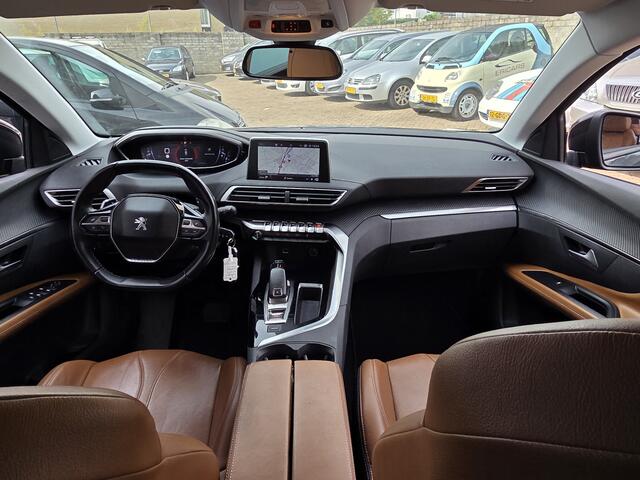 Peugeot 5008 1.2 Executive 7 ZITTER NAVI TEL AUTOMAAT LEER APPLE CARPLAY