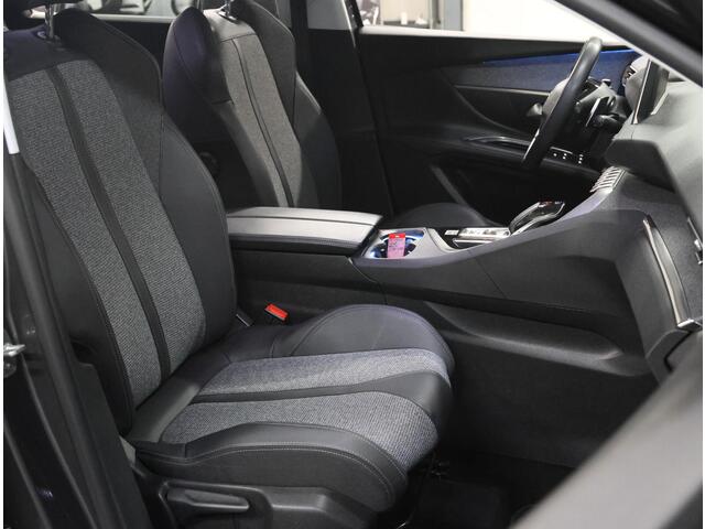 Peugeot 5008 130PK Premium Avantage | AUTOMAAT | AppleCarPlay/AndroidAuto | Cruise Control | Climate Control | Camera | LED | 7 PERSOONS! | Navigatie | Isofix | Privacy Glass | Parkeersensoren | Elektrische Klep |